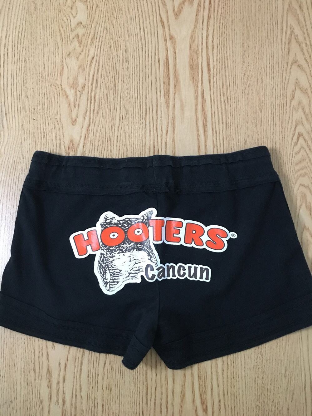 B33 New Womens Hooters World Famous Cotton Stretchy Shorts Cancun Mexico Small